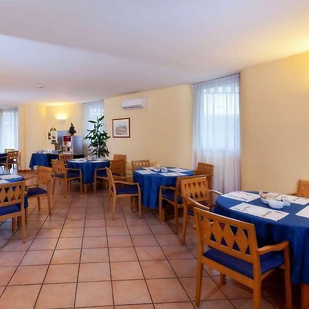 Parco De Medici Residence Hotel Рим Ресторант снимка