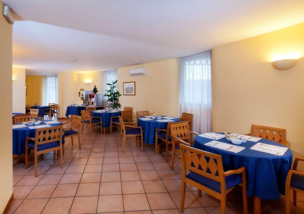 Parco De Medici Residence Hotel Рим Ресторант снимка
